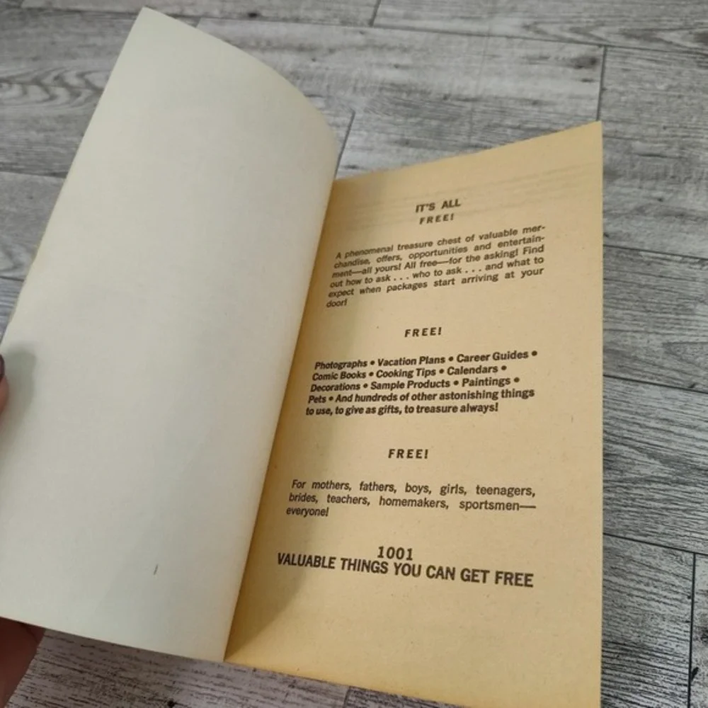 1001 Valuable Things You Can Get For Free Mort Weisinger 1972 Bantam Vintage‎ PB